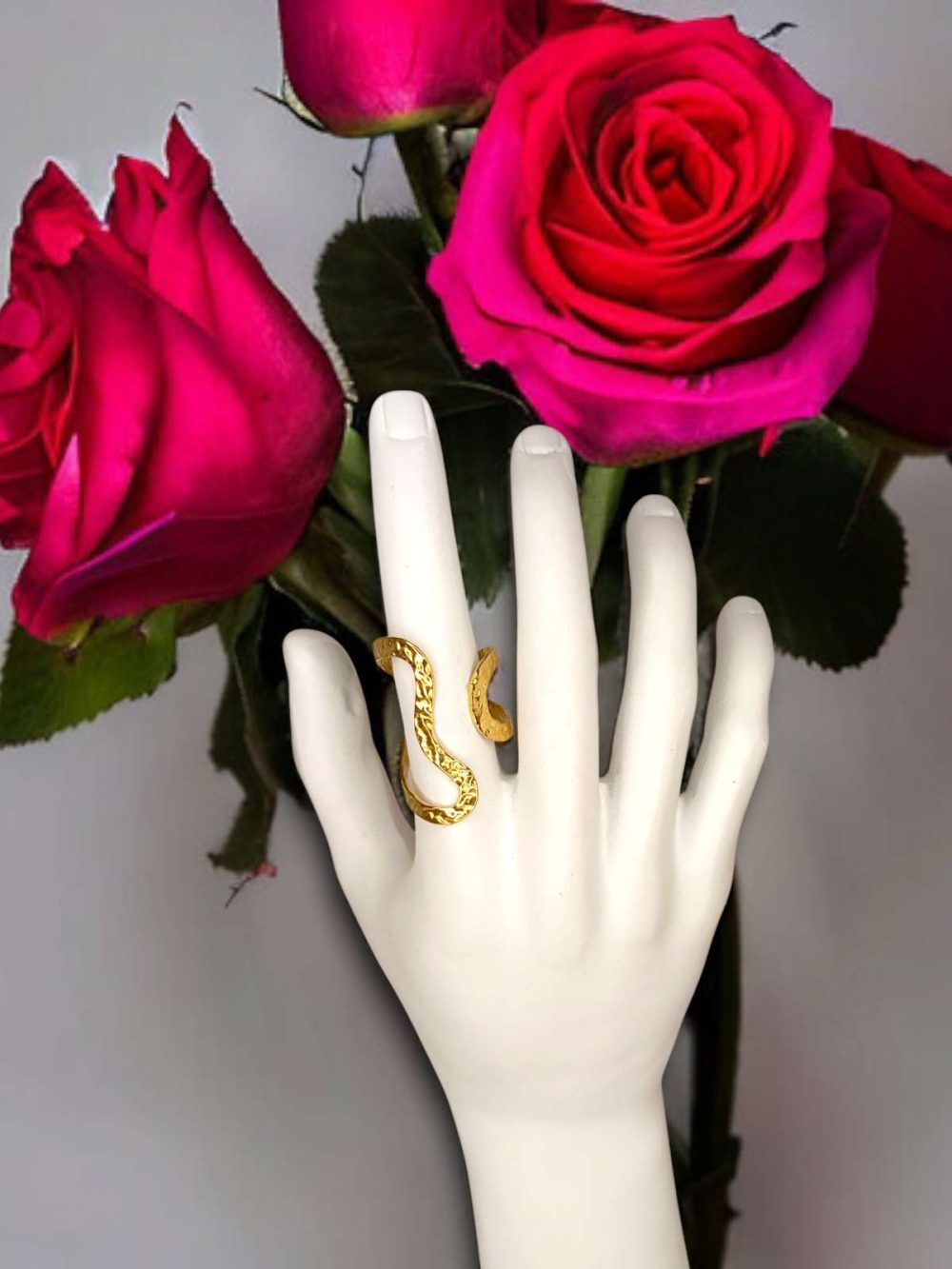 Anello abbraccio Battuto