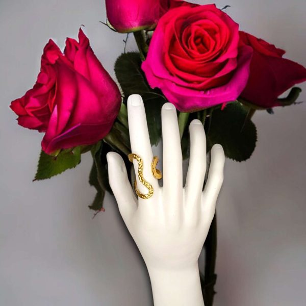 Anello abbraccio Battuto