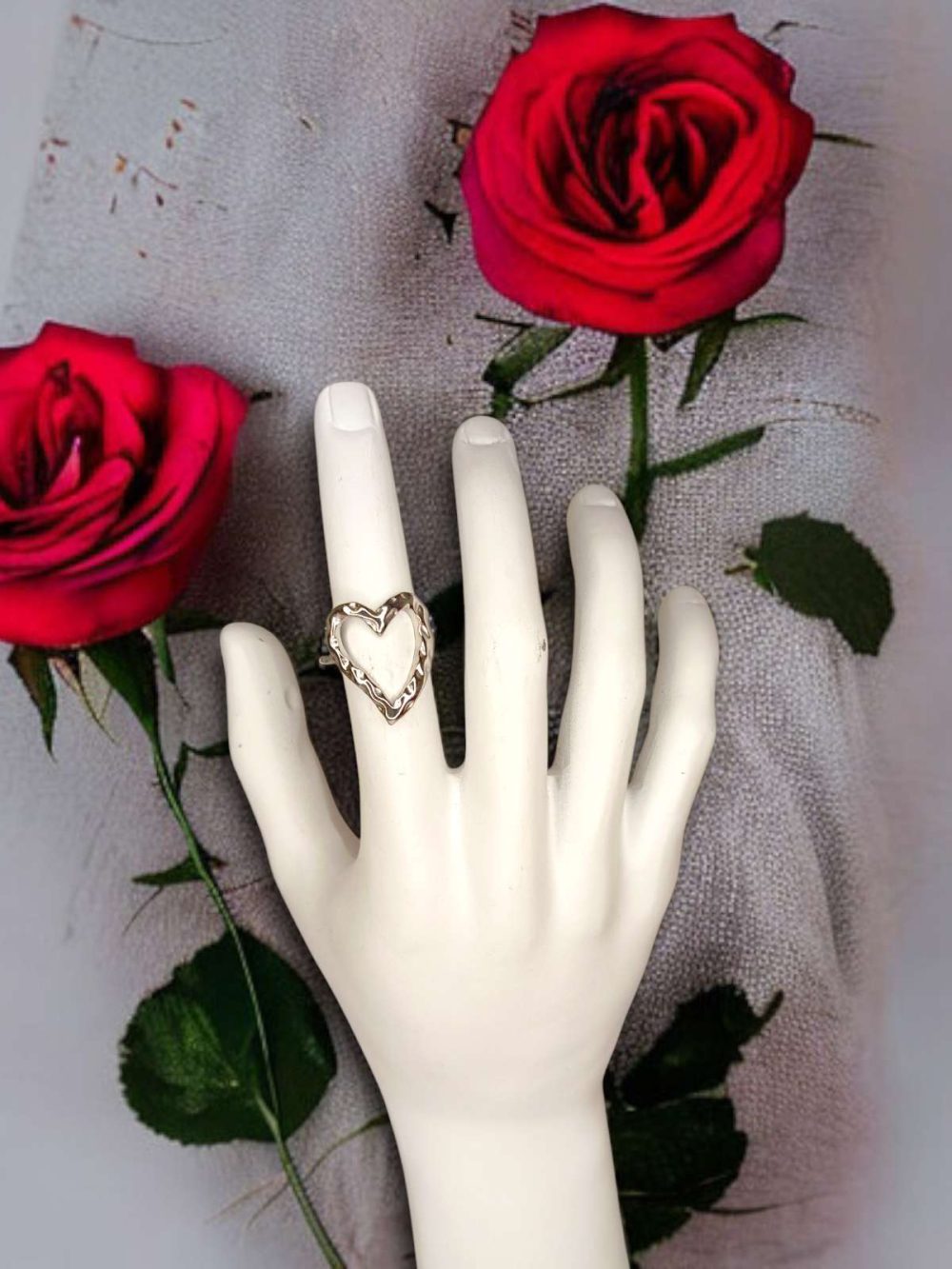 1000002490 Anello Cuore Lavorato