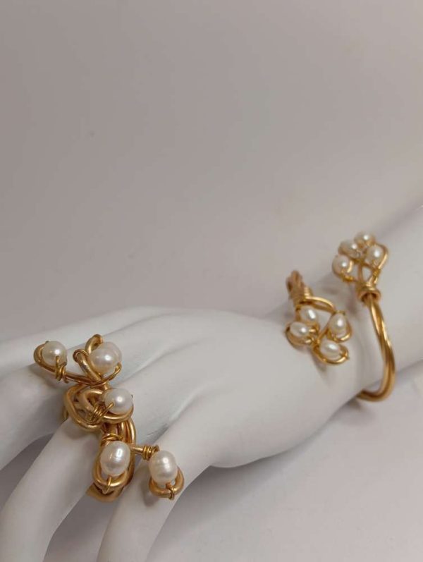 Anello Dalia con Perle Naturali